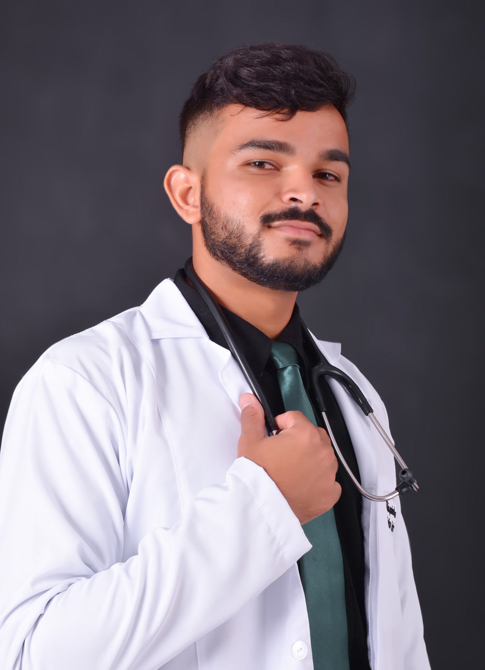 Veterinário com estetoscópio